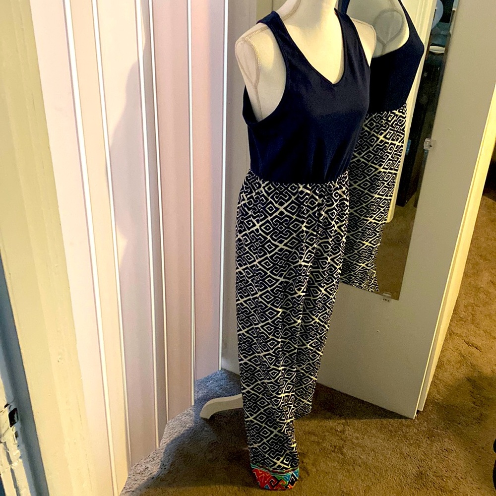 One-piece sleeveless jumpsuit
